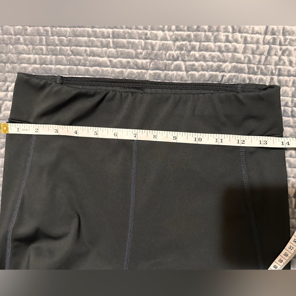 Fabletics Women's Small Black Leggings Zippered Leg Hem
Side Hip Pocket - Picture 10 of 16